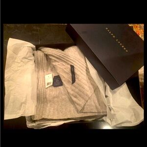 throw
New Ralph Lauren 100% cashmere